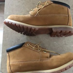 Timberland boot size 11 in women’s! Never worn!!